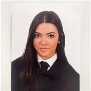 Profesora de primaria, con ganas de poder ayudar e crear un ambiente de estudio tranquilo y con ganas de aprender.